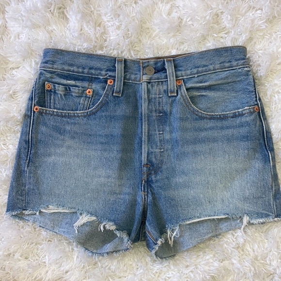 Levi’s 501 High Rise Light Wash Shorts - Picture 2 of 8